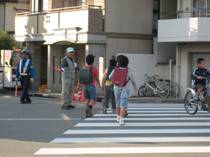 灘区六甲小学校周辺でのあいさつ運動2