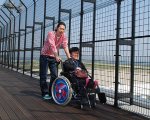 神戸のユニバーサルツーリズムの取り組み「KOBE どこでも車椅子」 利用者は無料で車椅子を借りることができる 引用：city.kobe.lg.jp