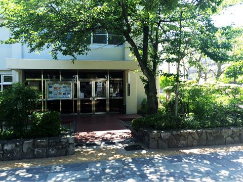 公民館玄関