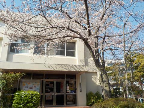 公民館玄関