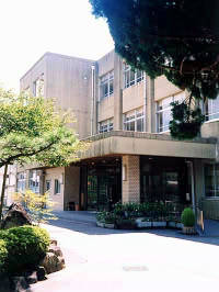 山田小学校 校舎