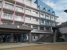 丸山ひばり小学校 校舎