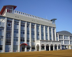 駒ケ林小学校 校舎