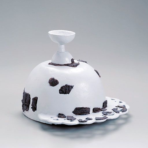 鋲留眉庇付冑（びょうどめまびさしつきかぶと）