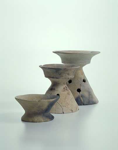 淡路型器台（あわじがたきだい）