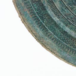 神戸市埋蔵文化財センター：ガラスビュー：7号鏡 神人龍虎画像鏡