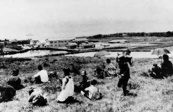 写真：高台から県立盲学校を望む