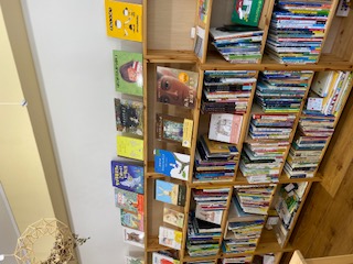 本屋わわわ本棚2