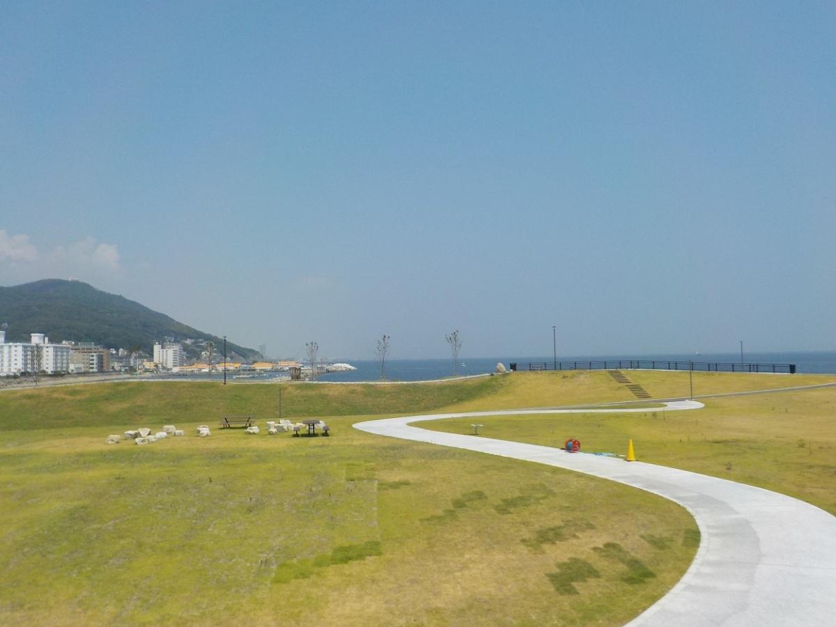 芝生広場（なぎさの広場）