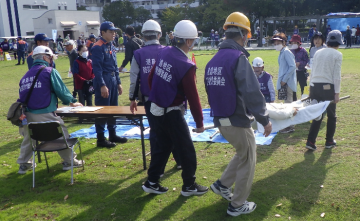 応急担架搬送訓練