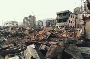 阪神・淡路大震災当時、被災した神戸のまちの写真