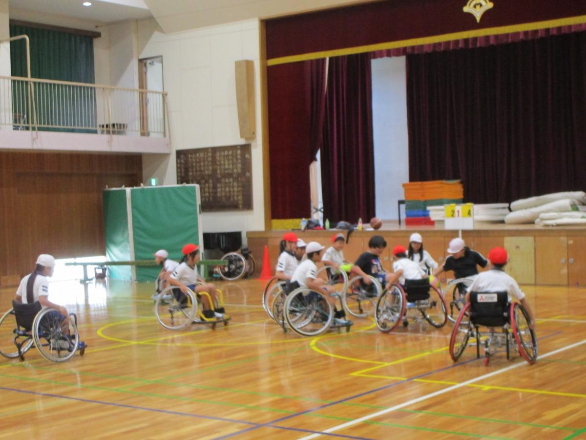 車いすバスケ人権教室_写真1