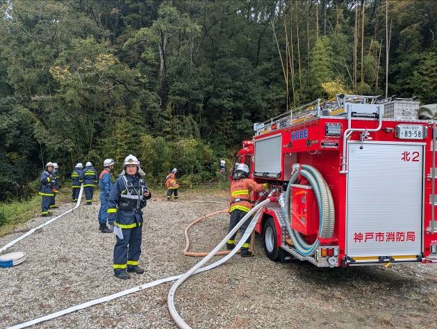 ポンプ車への中継訓練