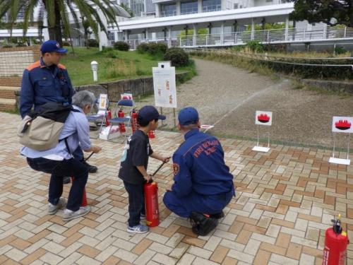 団員による水消火器訓練