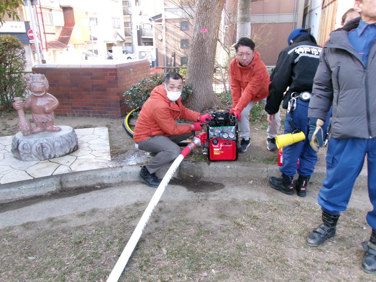 小型動力ポンプの取り扱いと放水訓練
