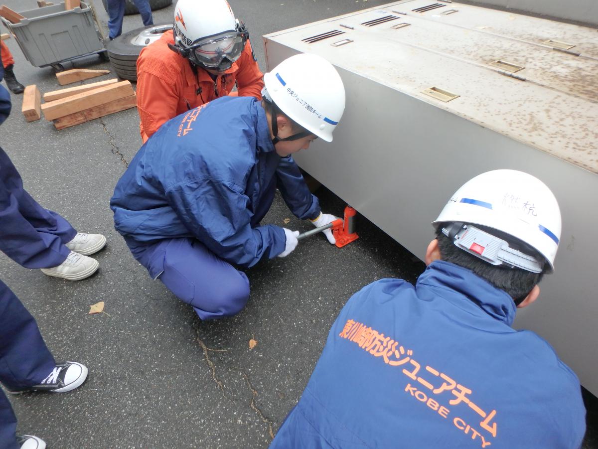 ジャッキによる重量物挙上