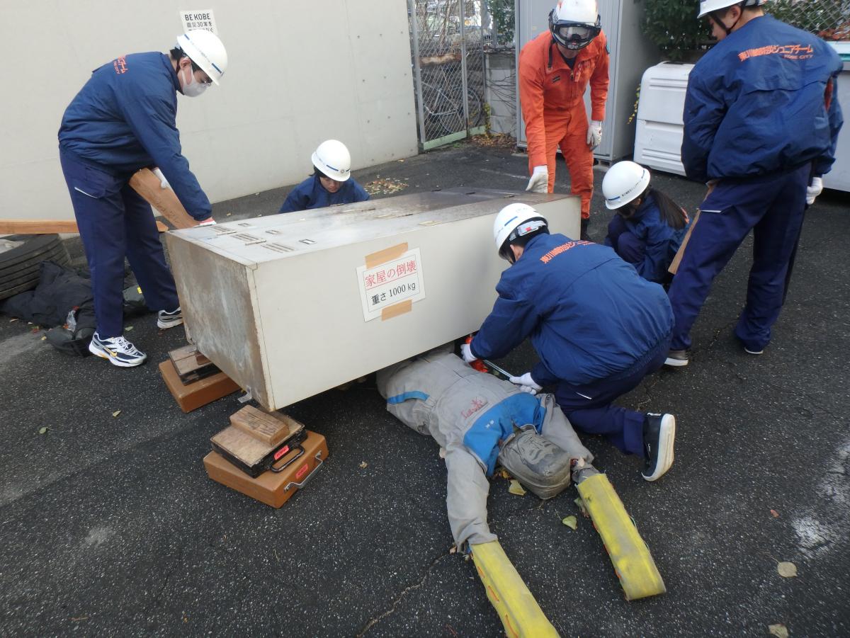 重量物下敷きからの救出