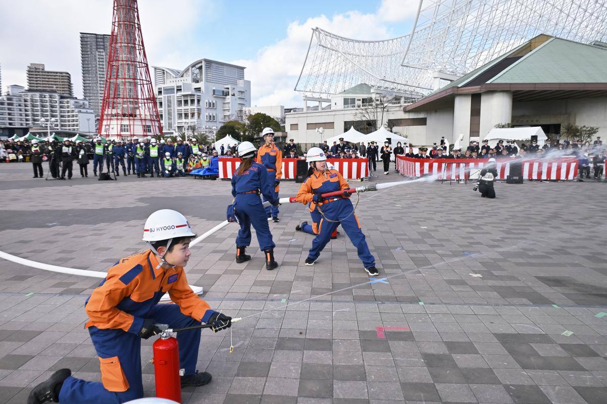 ジュニア出初式放水