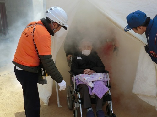 湊山総合訓練煙体験