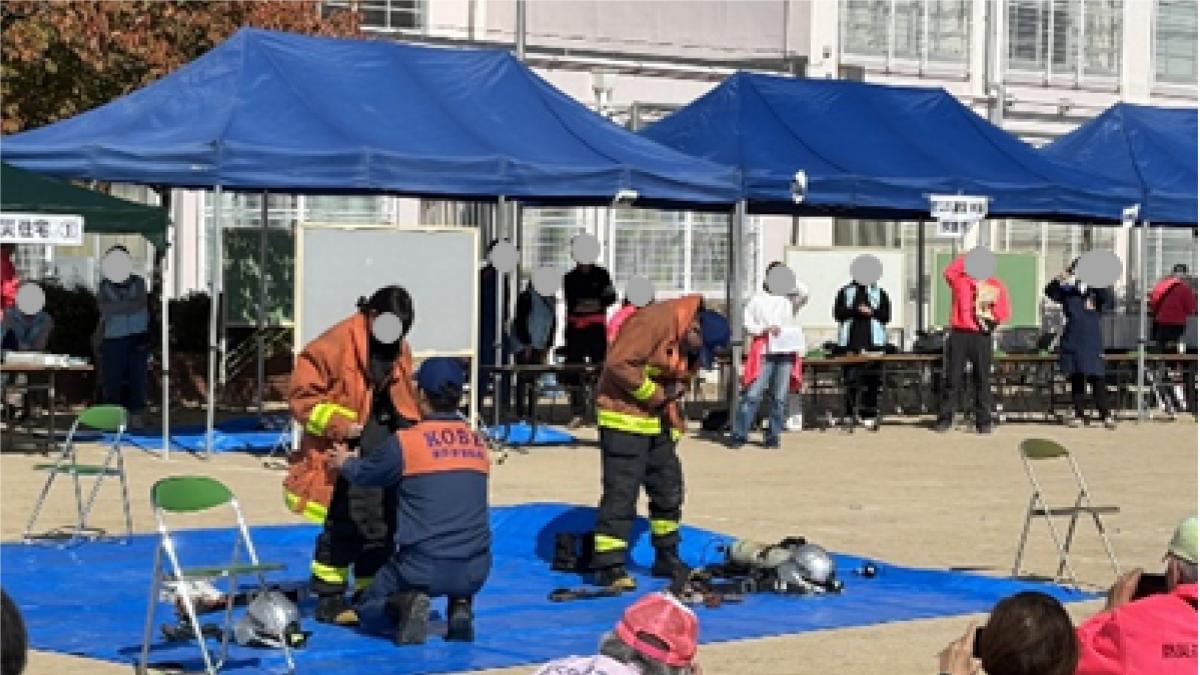 防火衣の早着替え競争