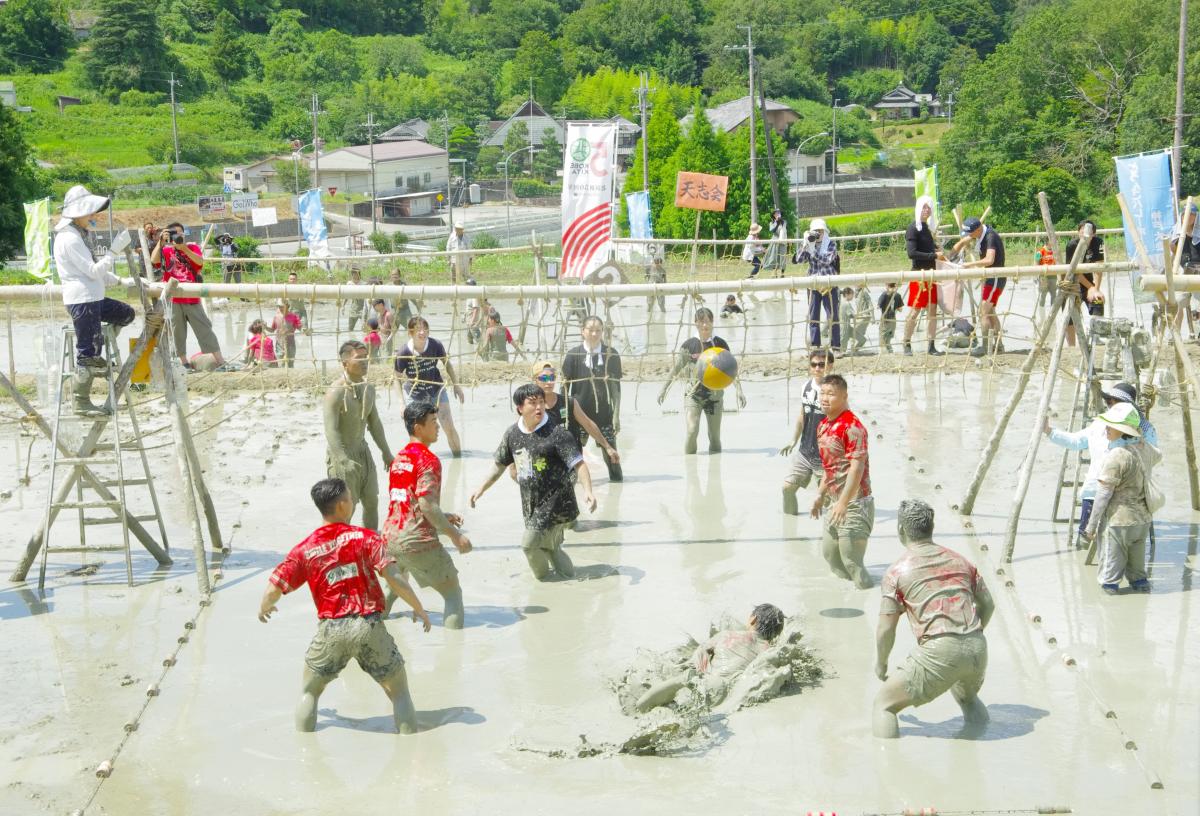 どろんこバレー