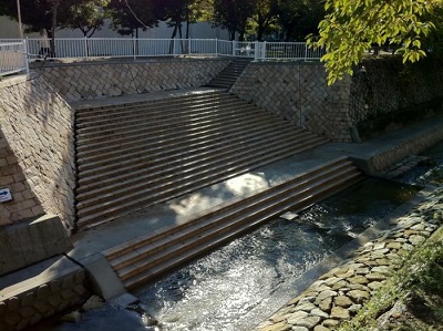 妙法寺川親水空間②