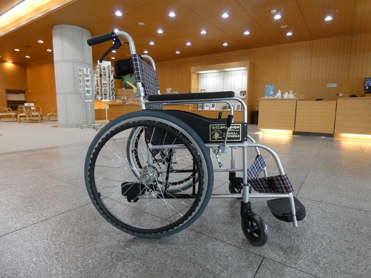 車椅子(寄贈)