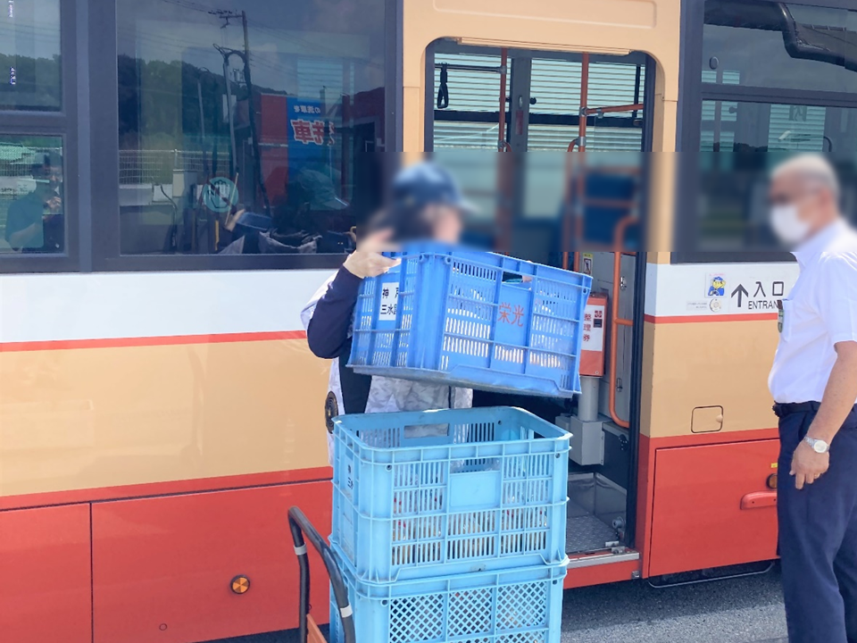 農家直送便_梨の積込み