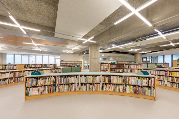 3階児童書コーナー