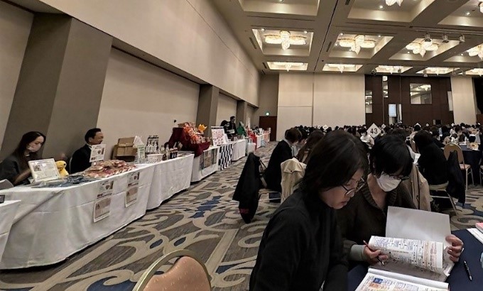 減塩食品の企業ブースの様子