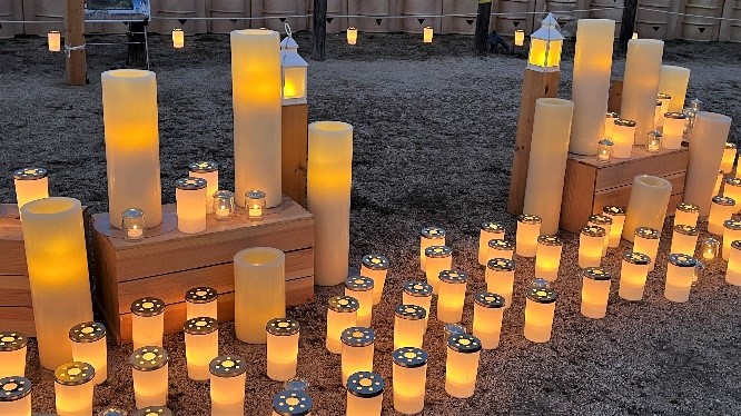 複数のキャンドルの明かり