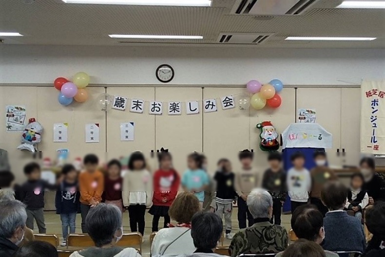 垂水幼稚園の園児の合唱