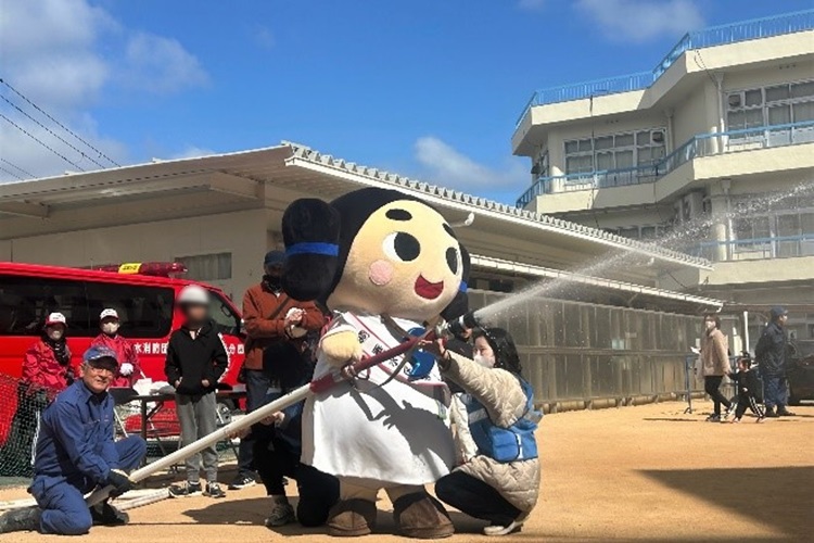 ごしきまろの放水訓練1