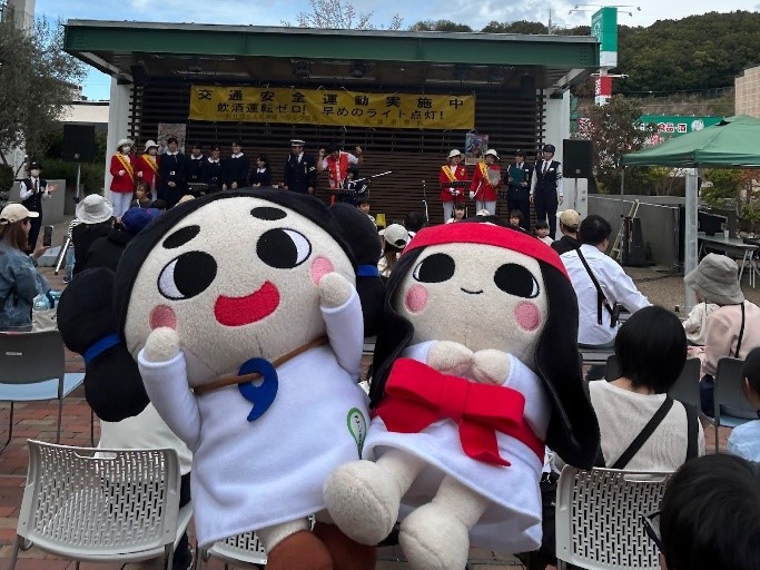 春の交通安全キャンペーン3(まろみこ1)