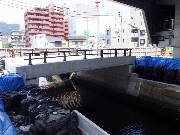 阪神沿北側線橋梁（出合橋）架設工事