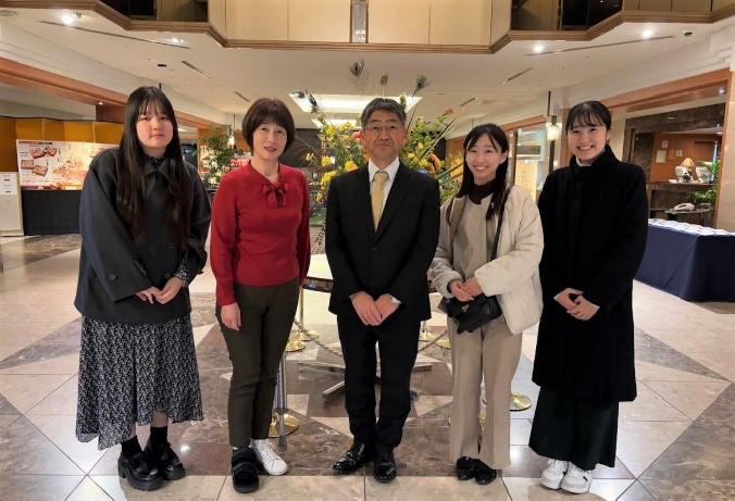 当区保健師と区長の写真