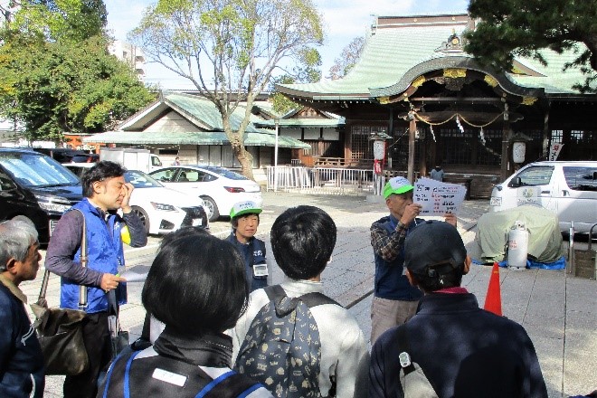 観光ボランティア同行の様子1