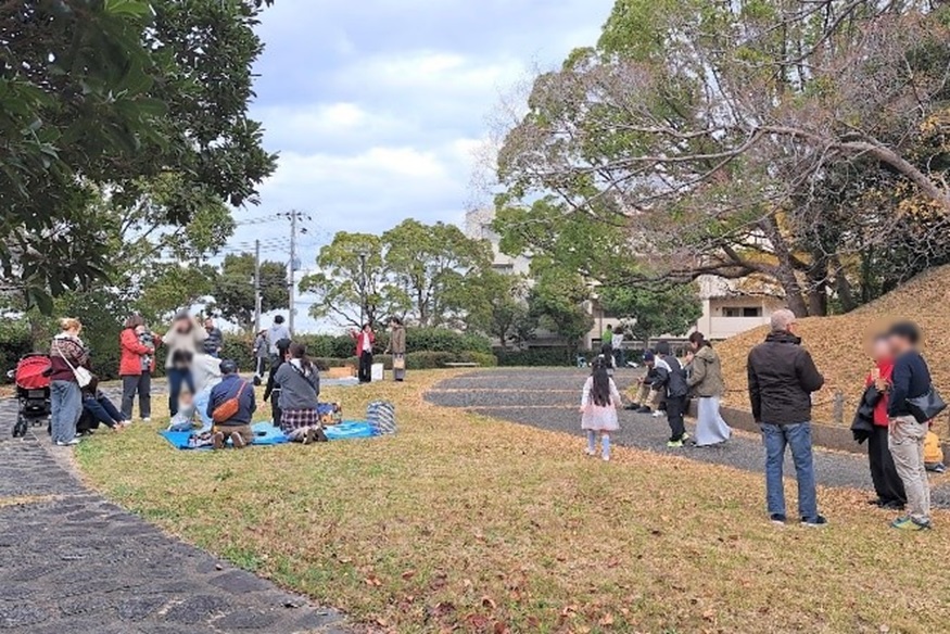 きつね塚古墳のピクニックの様子1