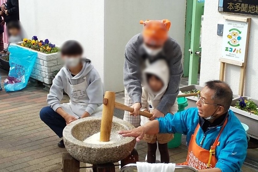 子どものもちつき