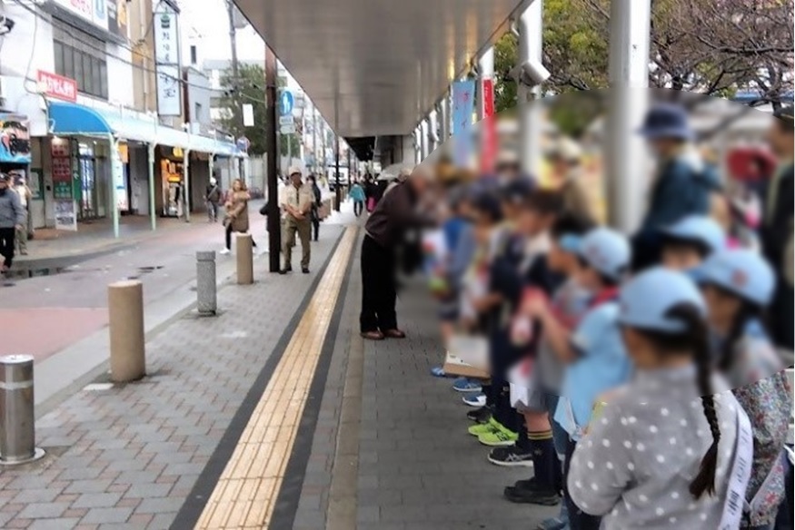 垂水駅東口での街頭募金1