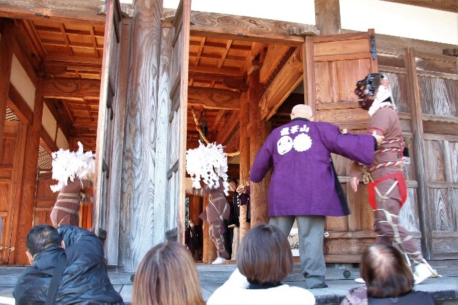 出番を待つ太郎鬼