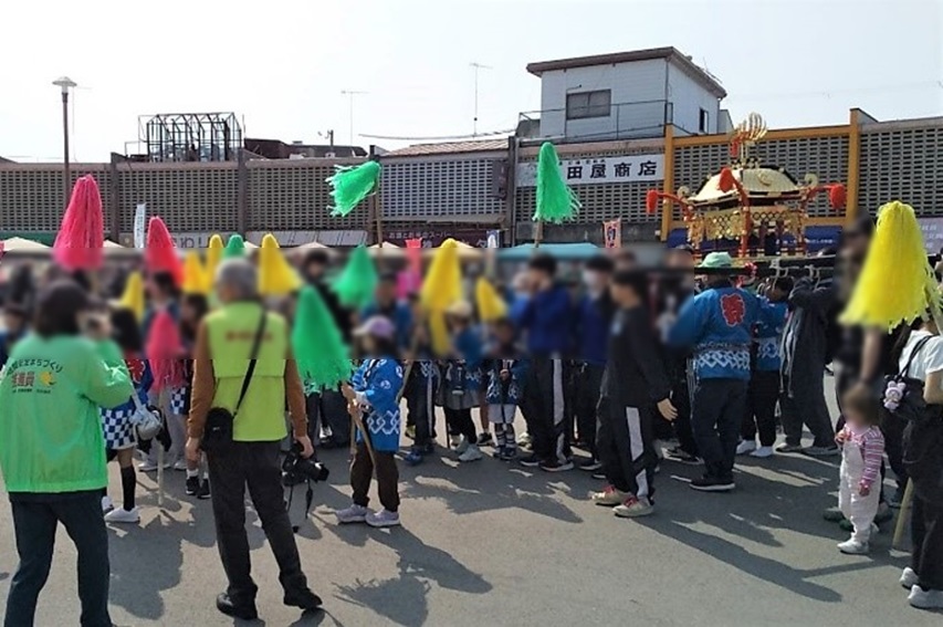 子ども神輿の様子1