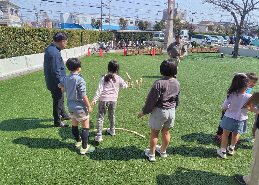 モルックを楽しむ様子