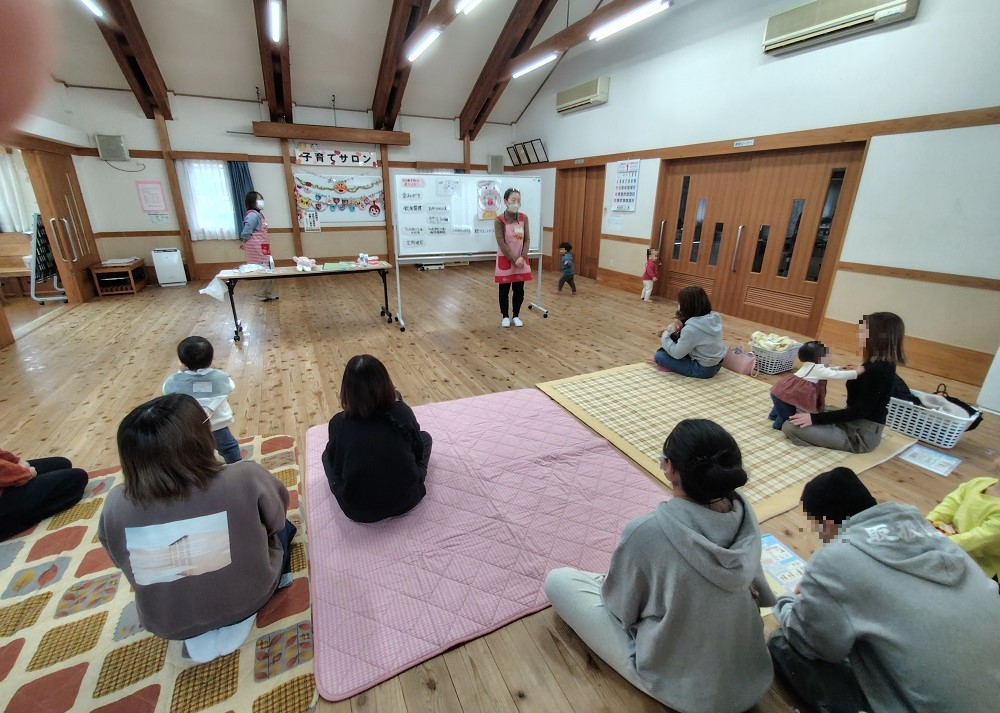 子育てサロンの様子