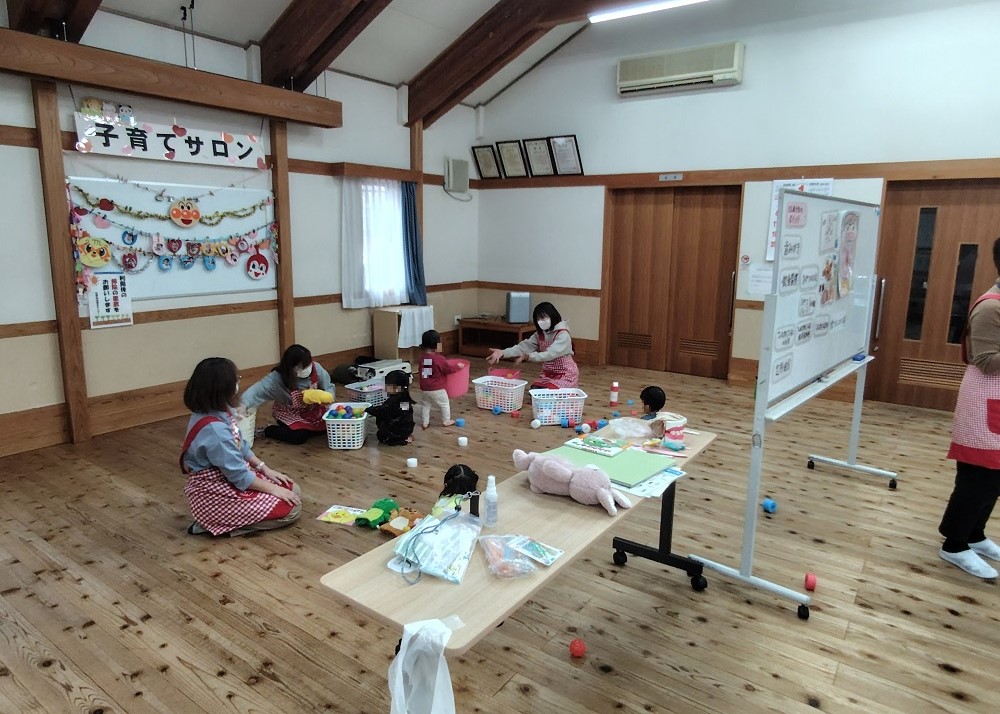 子育てサロンの様子