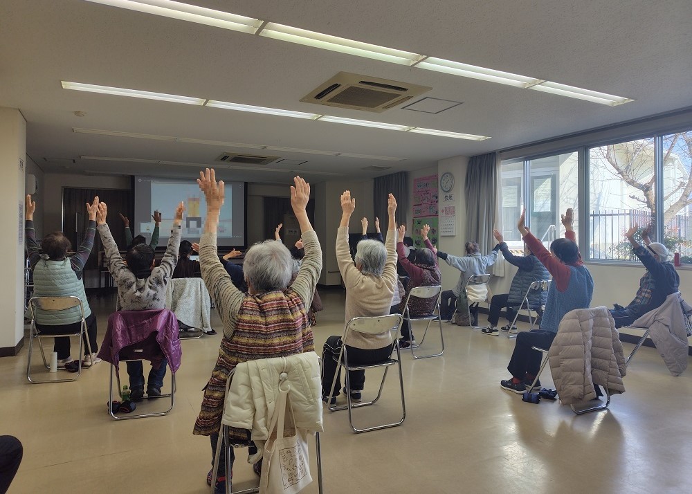 いきいき100歳体操の様子