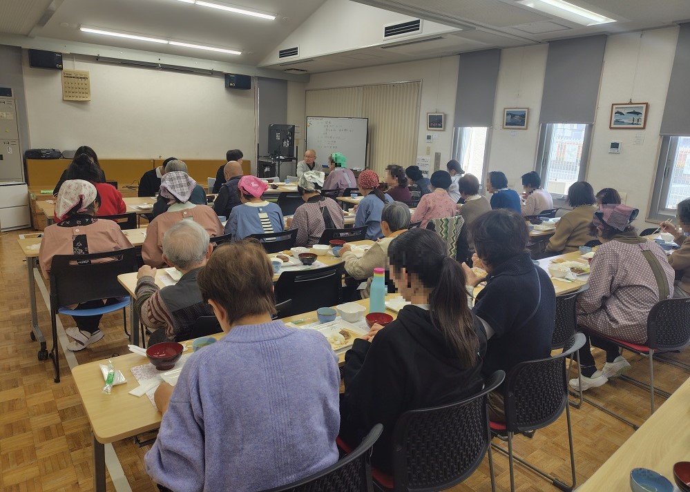 春日ひまわり給食会の様子