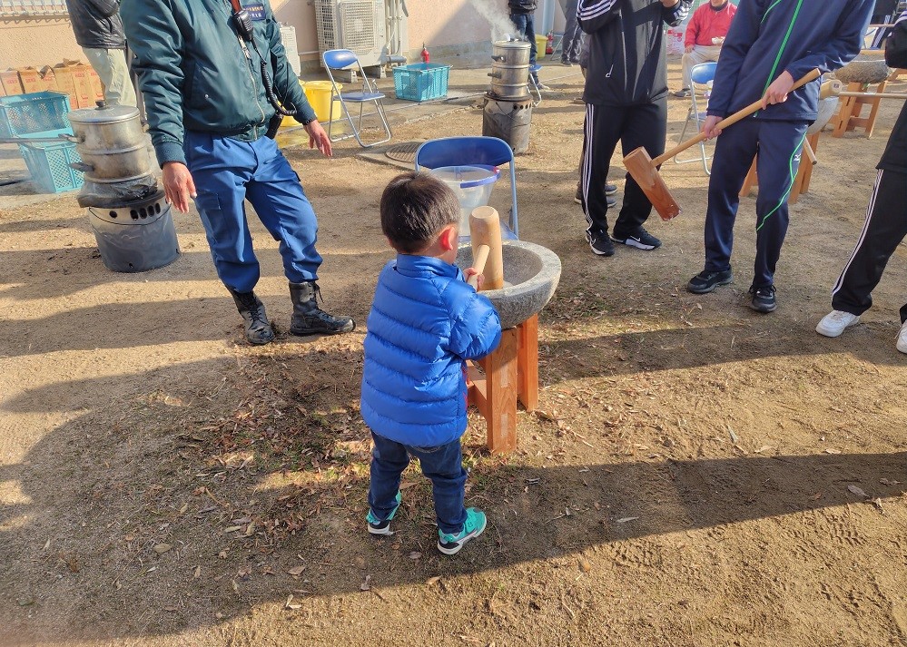 もちつきの様子