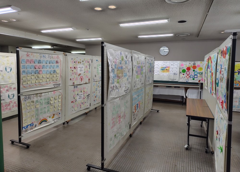 小学6年生によるメッセージ展示