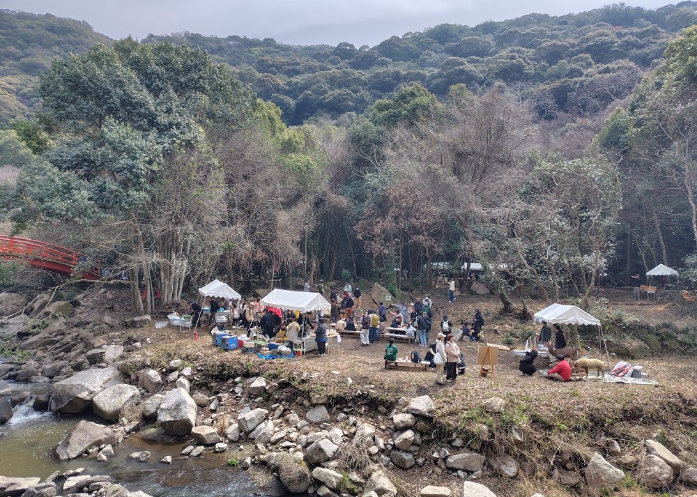 森のマルシェの様子